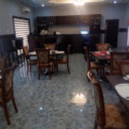 Room In Lodge - Bayse One Premium Hotel Ibadan Luaran gambar